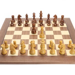 DGT schaakset walnoot bord + Timeless stukken